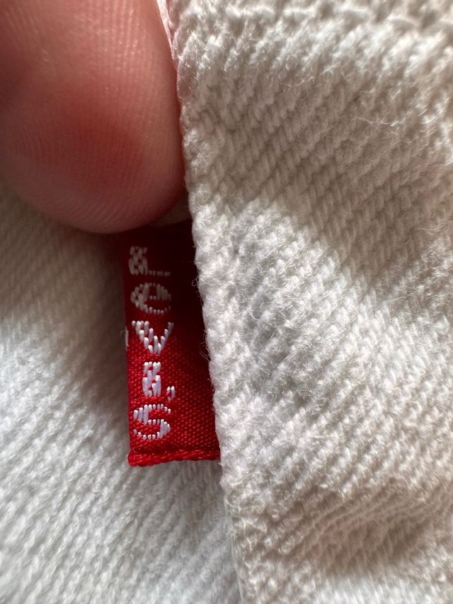 Vaqueros Levi's blancos