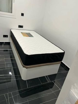 Canapé matrimonio beige y blanco