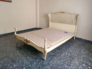 Cama matrimonio clásica - mimbre y madera