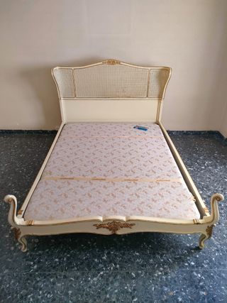 Cama matrimonio clásica - mimbre y madera
