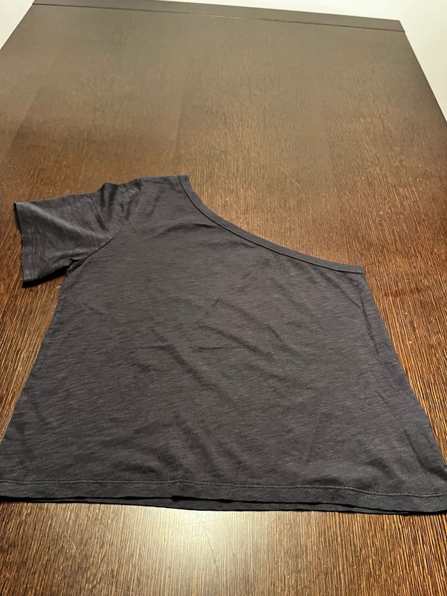 Nicoli: Camiseta asimétrica gris - M