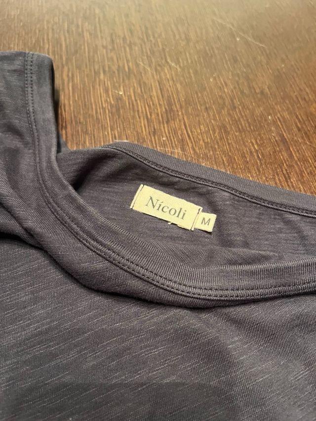 Nicoli: Camiseta asimétrica gris - M