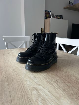 Dr. Martens botas plataforma negras