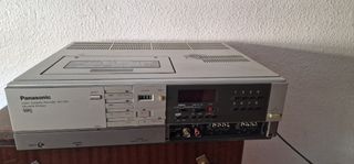 Máquina escribir + tocadiscos vintage