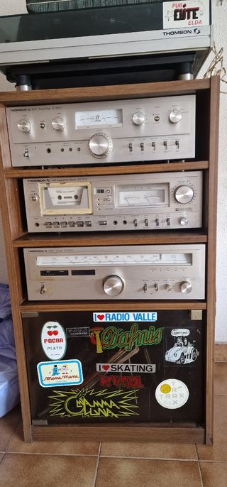 Máquina escribir + tocadiscos vintage