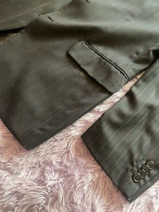 Traje mujer rayas negras