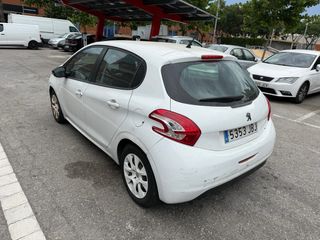 Peugeot 208 2015