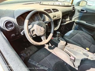 Seat leon  - se vende entero