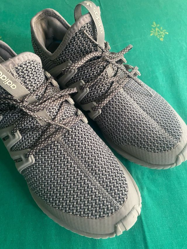 Zapatillas Adidas grises