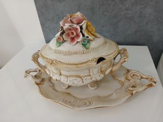 Antica Zuppiera in Ceramica Decorata con Fiori Vin