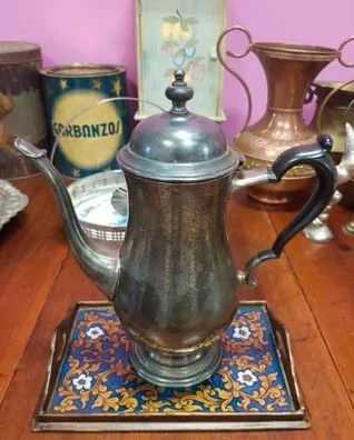 Cafetera o tetera estilo árabe vintage