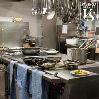 0712 - ESTUPENDO RESTAURANTE EN CÁNOVAS