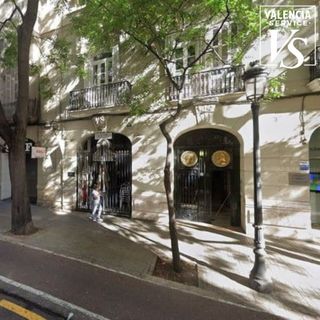 0712 - ESTUPENDO RESTAURANTE EN CÁNOVAS