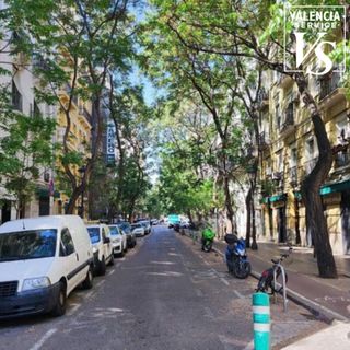 0712 - ESTUPENDO RESTAURANTE EN CÁNOVAS