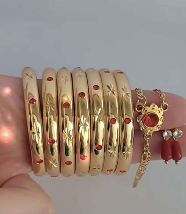 Juego de collar y aretes azul turquesa