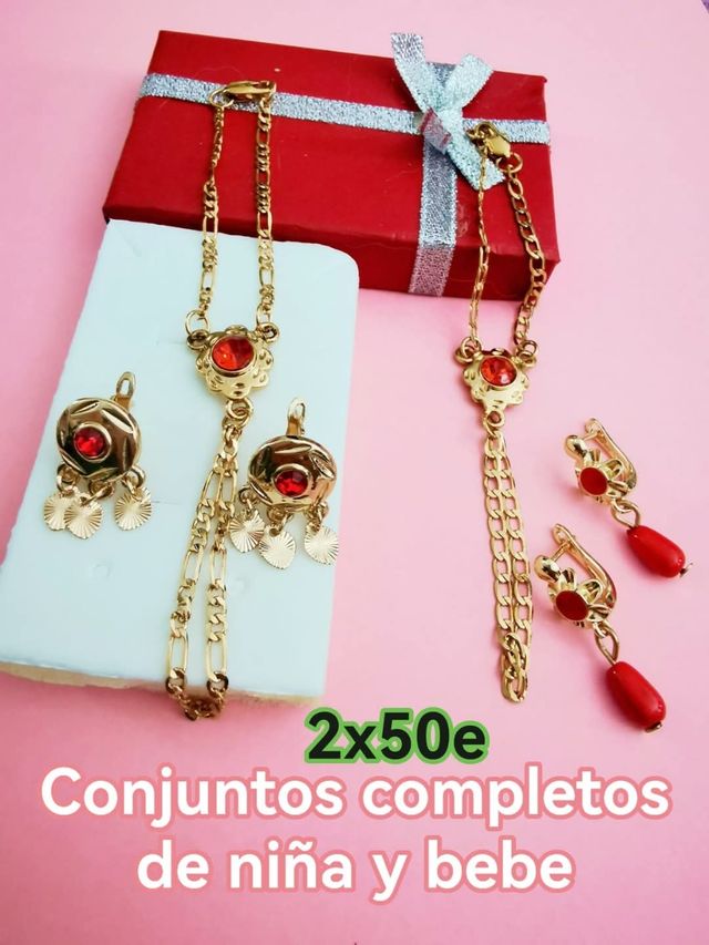 Juego de collar y aretes azul turquesa