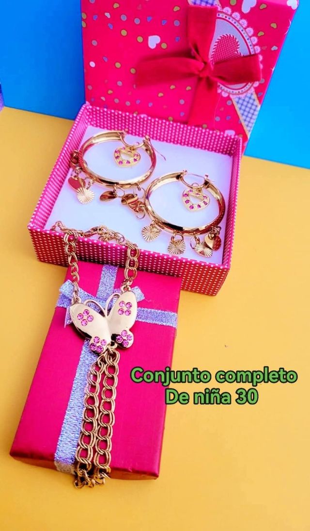 Juego de collar y aretes azul turquesa