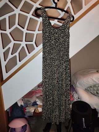 Vestido largo negro con flores