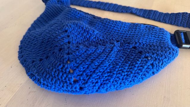 Marsupio in maglia blu