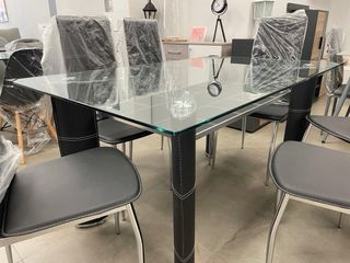 PRECIOSA MESA DE CRISTAL + 6 SILLAS POLIPIEL