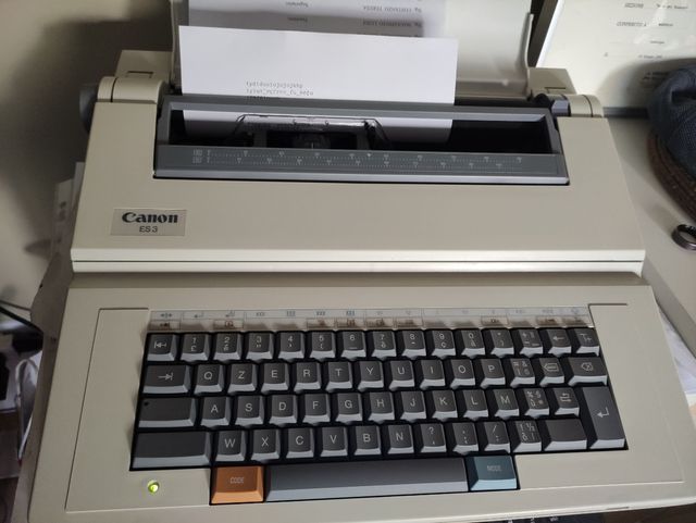 Macchina da scrivere Canon ES 3 vintage
