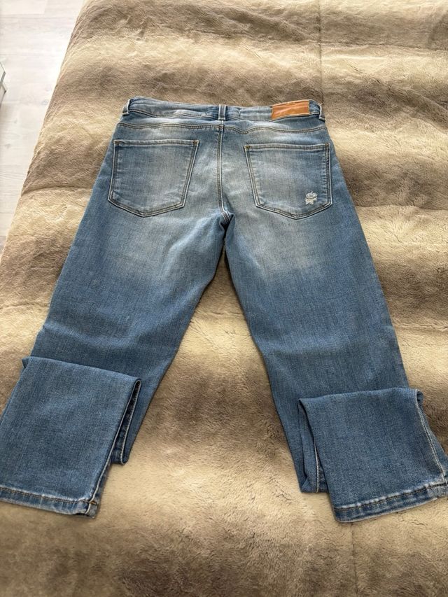 Vaqueros Zara niña 9 años rotos