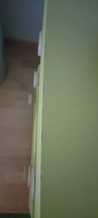 Cómoda infantil Ikea verde oliva