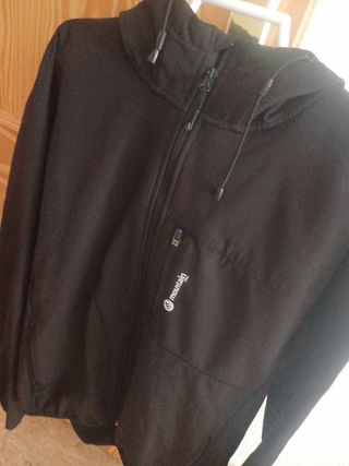 Chaqueta montaña negra