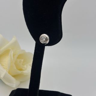Pendientes de oro blanco 18kt con diamante