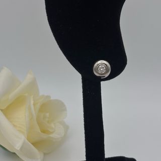 Pendientes de oro blanco 18kt con diamante