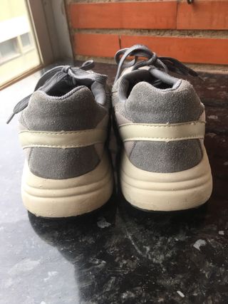 Zapatillas ZARA grises talla 40