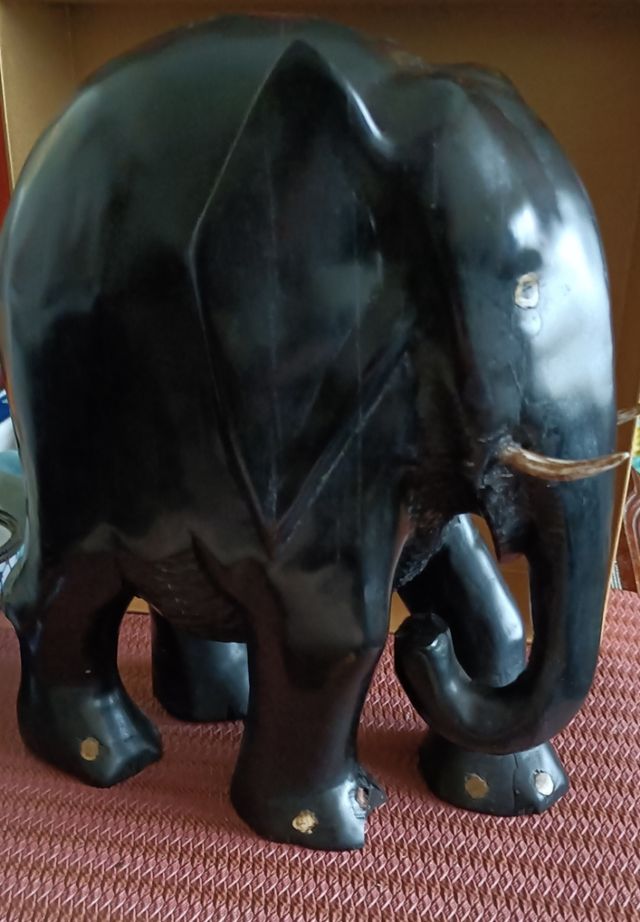 Elefante Ébano tallado a mano