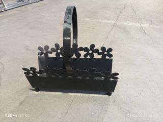 Cesta leña forja negra