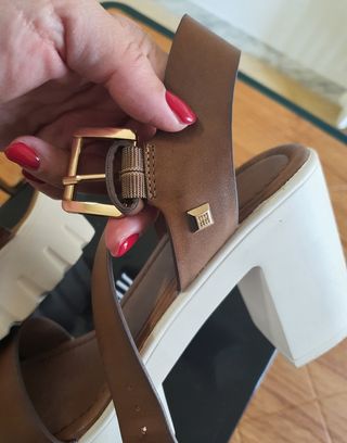 Sandali Miss Roberta marroni, in pelle. Taglia 39.