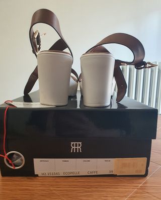 Sandali Miss Roberta marroni, in pelle. Taglia 39.