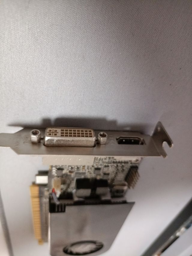 Tarjeta gráfica GT705 1GB DDR3 HDMI