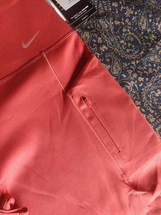 Leggins Nike color Rojo