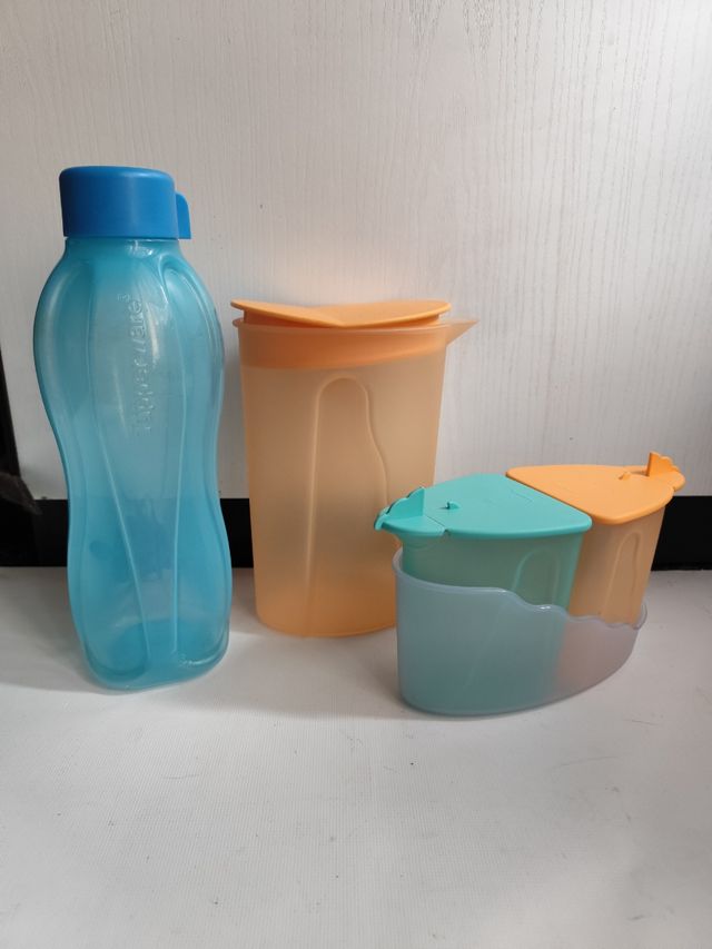 Set Tupperware: bottiglia, caraffa, contenitori
