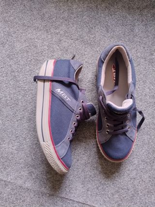 Zapatillas MBT azules, talla 37