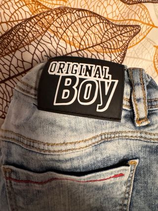 Jeans bimbo strappati