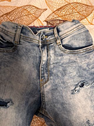 Jeans bimbo strappati