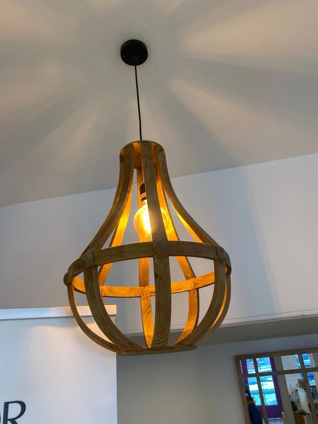 Lámpara colgante madera marrón