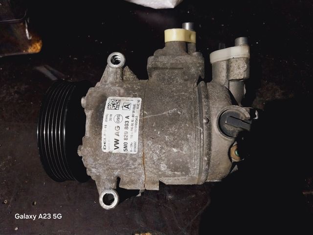 Compresor A/C VW Golf V 5N0 820 803 A