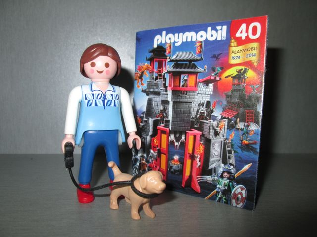 Playmobil: Niña paseando perro
