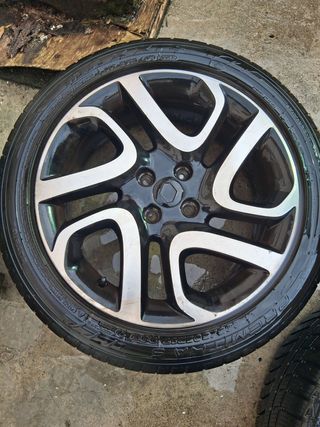 Llantas 17" renault de 4 tornillos.