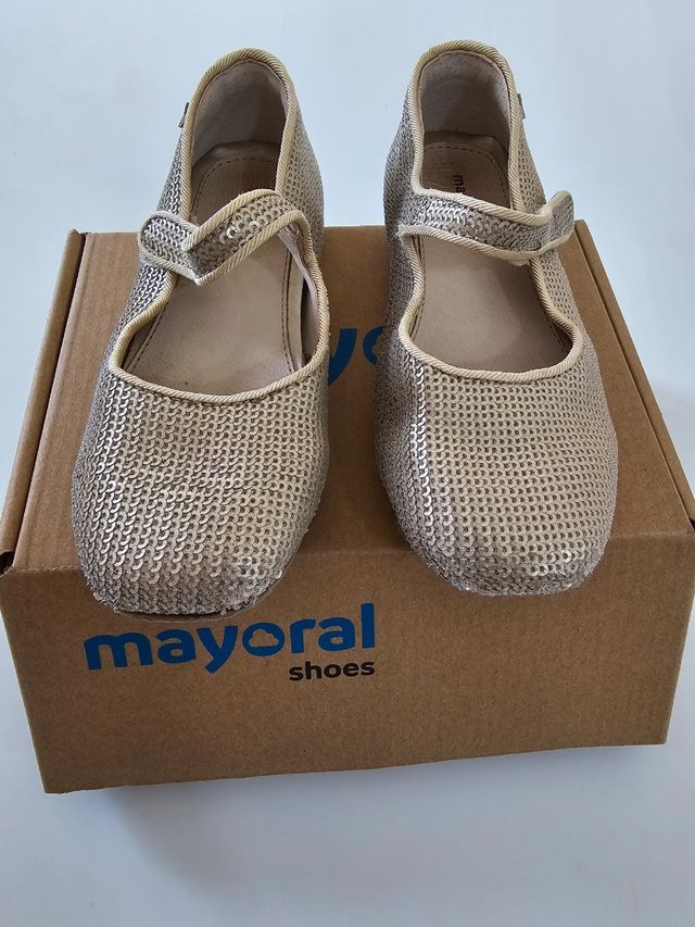 Merceditas niña Mayoral doradas