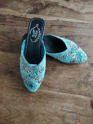 Zapatos de abalorios turquesa