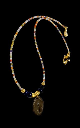 Collar medieval bronce con piedras