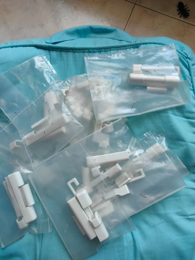 27 Copri cerniere anta a ribalta