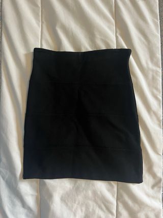 Falda negra Pull&Bear talla S